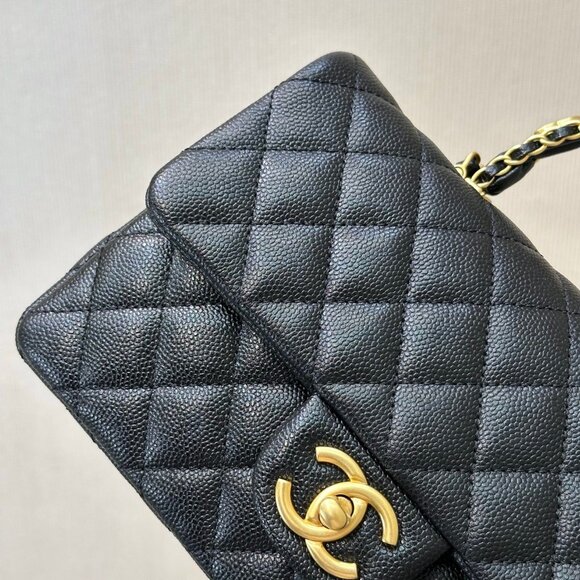Chanel Medium Classic Double Flap - Picture 2 of 9